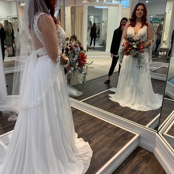 Sophias wedding dress - Picture 2 of 7